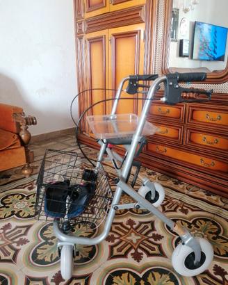 Deambulatore leggero con seduta