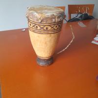 Piccolo tamburo africano