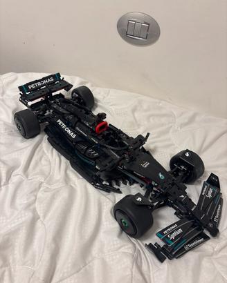 Lego Mercedes F1 W14
