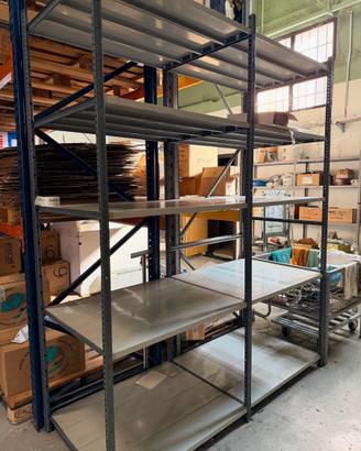 scaffali metallici