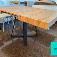 Tavolo allungabile nuovo in forma quadrata