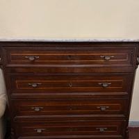 cassettone legno con top di marmo 