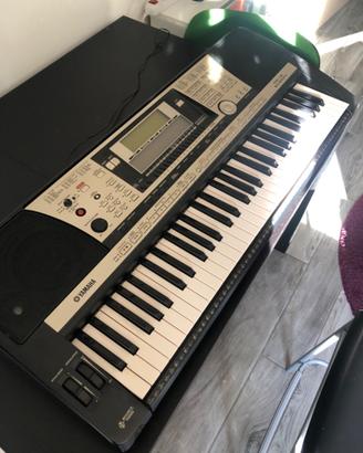 Tastiera Yamaha PSR - 740