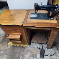 Macchina da cucire Necchi