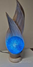 Lampada etnica da tavolo con foglie di cocco