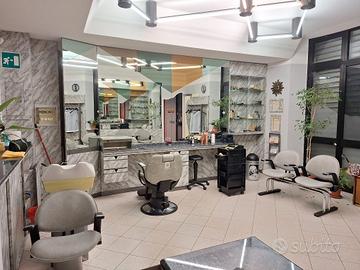 Arredamento più accessori parrucchiere uomo