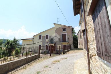 CASA SEMINDIPENDENTE A LESIGNANO DE' BAGNI