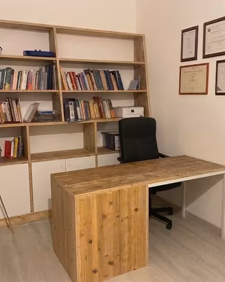 Libreria e scrivania artigianali