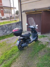 Scooter marca Derbi boulevard 125 motore Piaggio