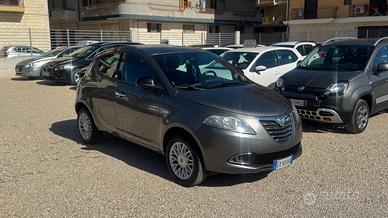 Lancia Ypsilon 0.9 TwinAir 85 CV 5 porte Metano Ec
