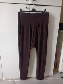 Pantalone con cavallo basso 