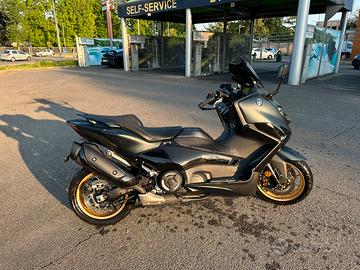 Tmax 560 tech max 2022