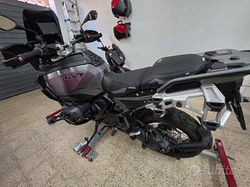 bmw r 1300 gs adv triple black 25