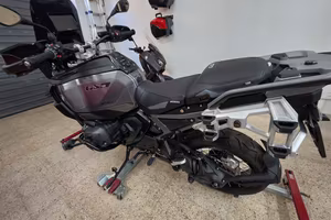 bmw r 1300 gs adv triple black 25