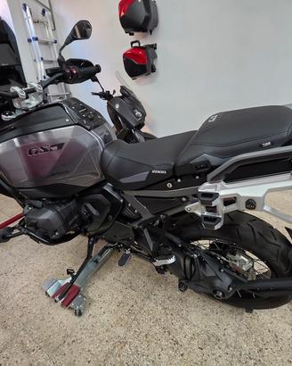 bmw r 1300 gs adv triple black 25