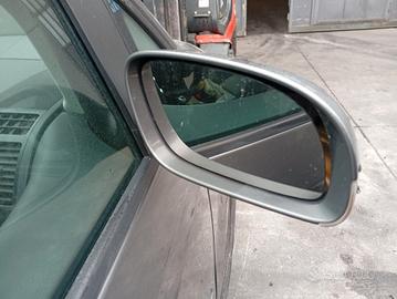 Specchietto dx Volkswagen Touran anno 2008