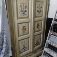 armadio decorato a mano 
