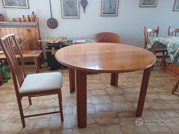 Tavolo rotondo allungabile con 4 sedie