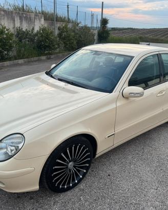 Mercedes E200 kompressor metano