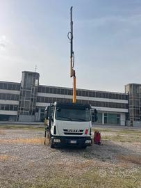 AUTOCARRO IVECO CON GRU E RIBALTRABILE
