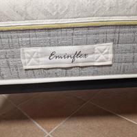 mezzo letto con doghe in legno  e materasso emifle