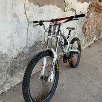 BICICLETTA DOWNHILL GT FURY