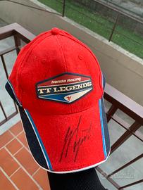 Cappello autografato Giacomo Agostini