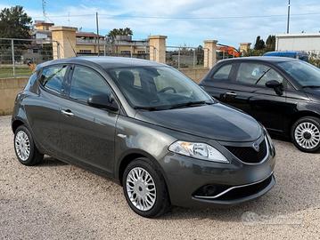 Lancia Ypsilon 1.2 69 CV 5 porte Unyca
