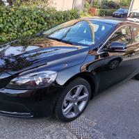 Volvo v 40.  41000 lm