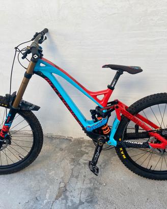 Mondraker summum carbon pro team
