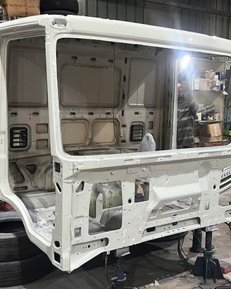 Sostituzione e verniciatura cabina iveco - allesti
