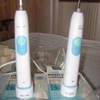 2 spazzolini elettrici philips sonicare seria 2