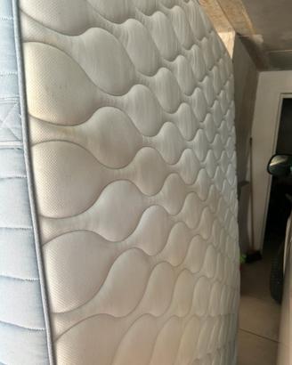 Materasso matrimoniale a molle Ikea