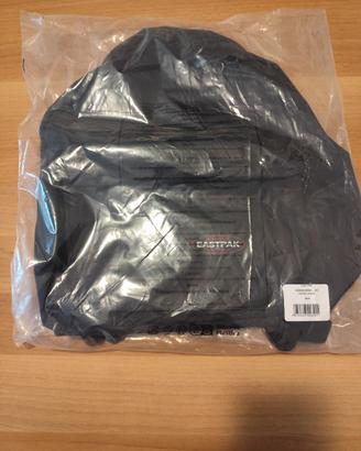 Zaino Eastpak 24L nero ideale scuola viaggio tempo