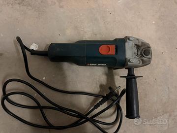 Smerigliatrice angolare black & Deker