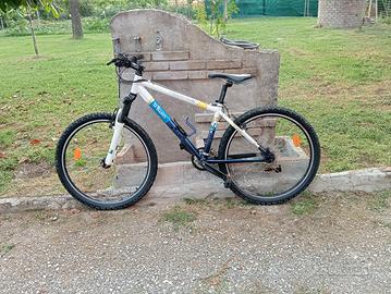 Mountain bike B’Twin Rockrider