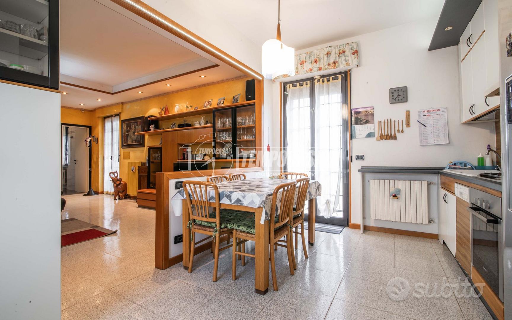 VILLA CON GIARDINO E BOX LIBERA SU 4 LATI !!! - Altro