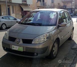 RENAULT Grand Scenic 1.5 dCi/100CV Confort Auth.