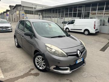 Renault Scenic Scénic XMod dCi 95 CV Start&Stop En