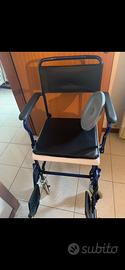 Sedia comoda a rotelle