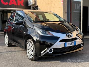 TOYOTA Aygo 1.0 VVT-i 69 CV 5 porte x-play (NESS