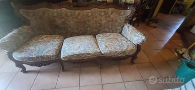 Set divano 3 posti, 2 poltrone e tavolino