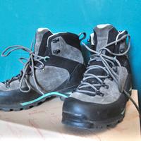 Scarponi da trekking - n. 40 - Montura