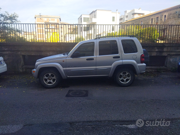 Jeep Cherokee sport 2700 trattabili