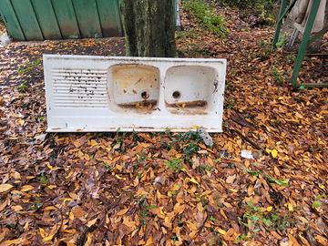 Lavandino in ceramica