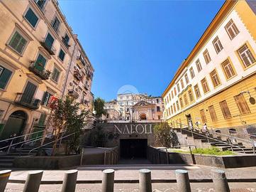 MONOLOCALE A NAPOLI