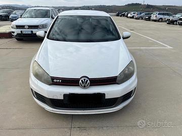 Volkswagen Golf GTI 2.0 TSI 5p.