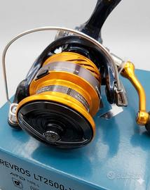 Mulinello Daiwa Revros 2500 LT-HS