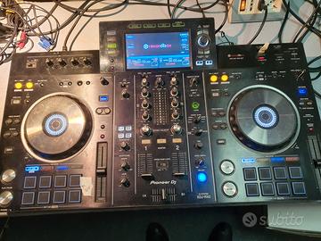 Pioneer XDJ RX2 con difetto effetti pad sinistra