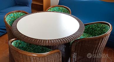 Tavolo, 4 poltroncine, carrello midollino bambù